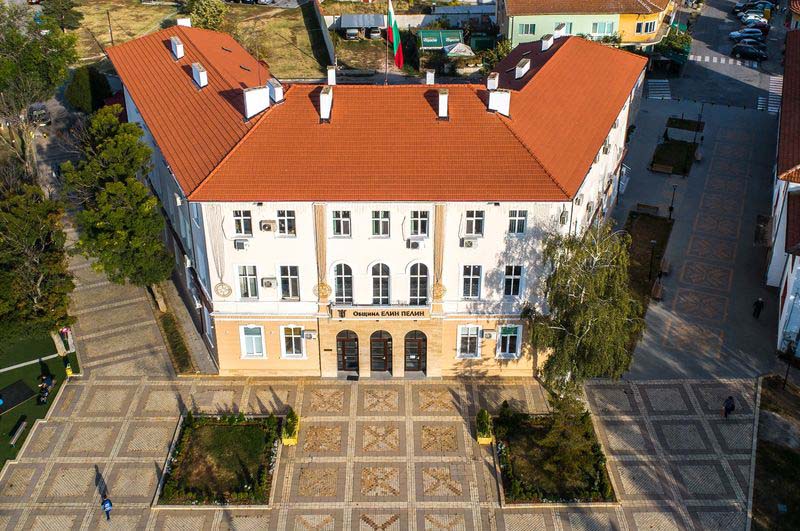 Община Елин Пелин търси доставчик на лампи за улично осветление