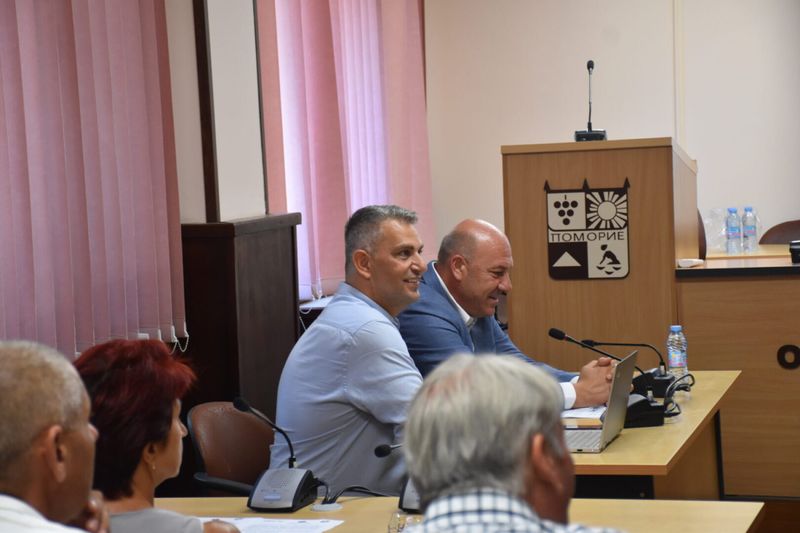Приключи проектът за модернизация на уличното осветление в община Поморие Приключи проектът за модернизация на уличното осветление в община Поморие