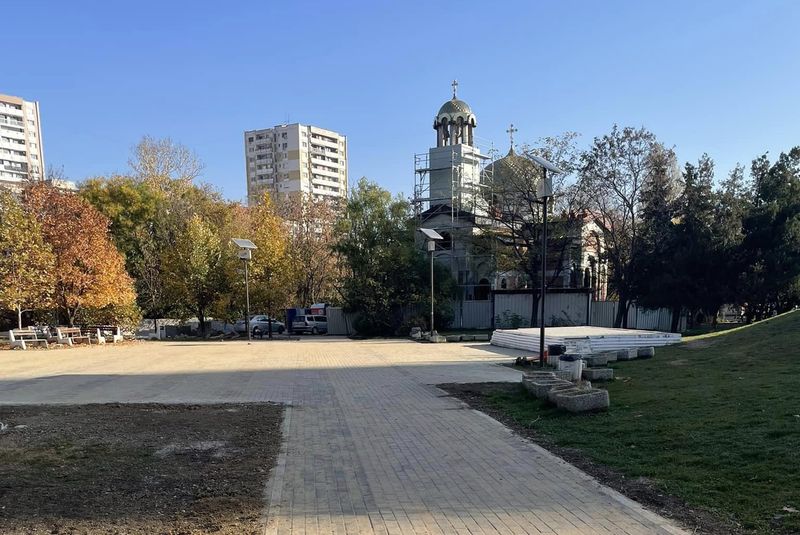 Осъвременяват уличното и парково осветление в квартали на София и Бургас Осъвременяват уличното и парково осветление в квартали на София и Бургас