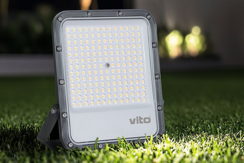 Нови LED прожектори RONA+ с IP65 и 5години гаранция Нови LED прожектори RONA+ с IP65 и 5години гаранция